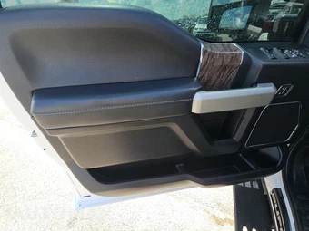 2019 Ford Super Duty F-250 Lariat Crew Cab Medium Bed - miniatura 9