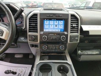 2019 Ford Super Duty F-250 Lariat Crew Cab Medium Bed - miniatura 11