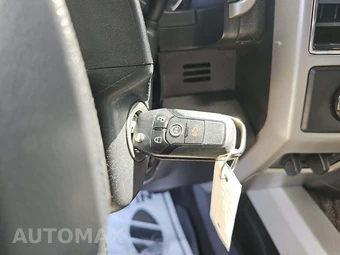 2019 Ford Super Duty F-250 Lariat Crew Cab Medium Bed - miniatura 8
