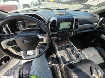 2019 Ford Super Duty F-250 Lariat Crew Cab Medium Bed - miniatura 10