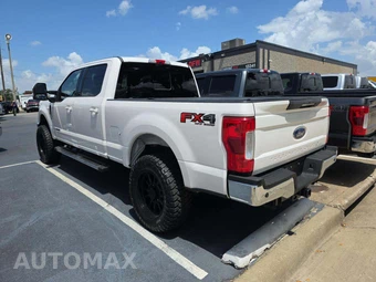 2019 Ford Super Duty F-250 Lariat Crew Cab Medium Bed - miniatura 2