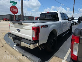 2019 Ford Super Duty F-250 Lariat Crew Cab Medium Bed - miniatura 3