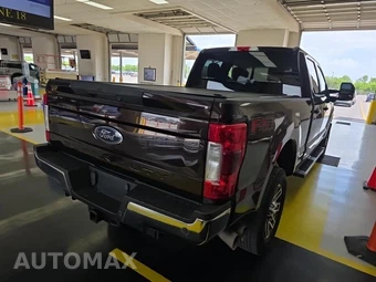 2019 Ford Super Duty F-250 Lariat Crew Cab Medium Bed - miniatura 4