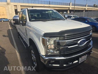 2019 Ford Super Duty F-250 Lariat Crew Cab Medium Bed - miniatura 3