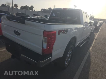 2019 Ford Super Duty F-250 Lariat Crew Cab Medium Bed - miniatura 4