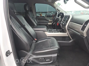 2019 Ford Super Duty F-250 Lariat Crew Cab Medium Bed - miniatura 8