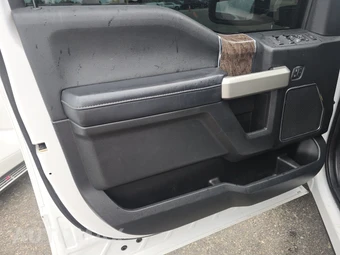 2019 Ford Super Duty F-250 Lariat Crew Cab Medium Bed - miniatura 9
