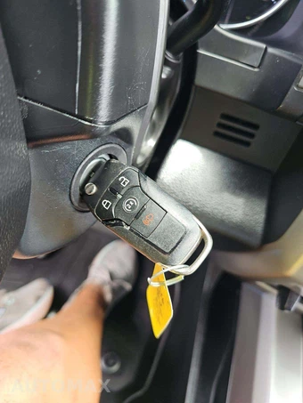 2019 Ford Super Duty F-250 Lariat Crew Cab Medium Bed - miniatura 8