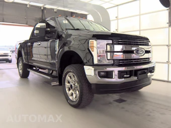 2019 Ford Super Duty F-250 Lariat Crew Cab Medium Bed - miniatura 3