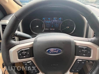 2019 Ford Super Duty F-250 Lariat Crew Cab Medium Bed - miniatura 13
