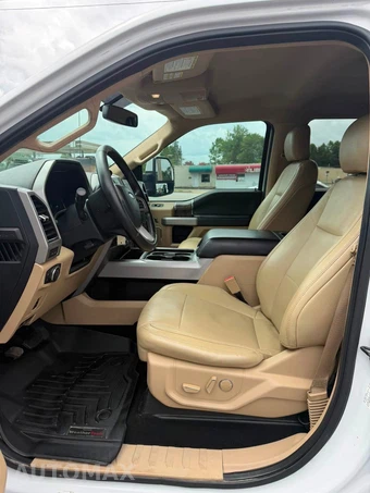2019 Ford Super Duty F-250 Lariat Crew Cab Medium Bed - miniatura 16