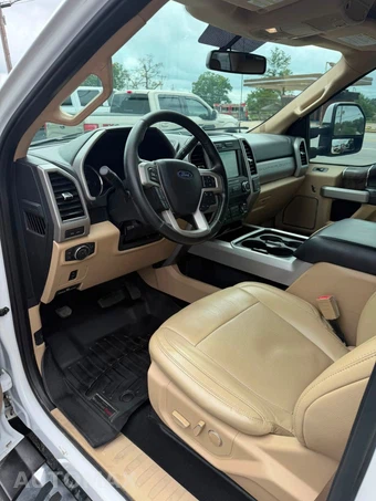 2019 Ford Super Duty F-250 Lariat Crew Cab Medium Bed - miniatura 17