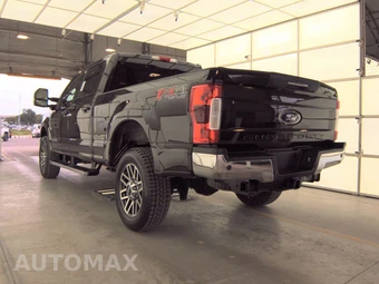 2019 Ford Super Duty F-250 Lariat Crew Cab Medium Bed - miniatura 6