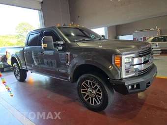 2019 Ford Super Duty F-250 Lariat Crew Cab Medium Bed - miniatura 3