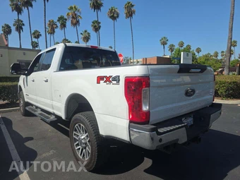 2019 Ford Super Duty F-250 Lariat Crew Cab Medium Bed - miniatura 2