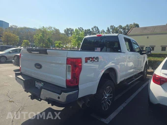 2019 Ford Super Duty F-250 Lariat Crew Cab Medium Bed - miniatura 3