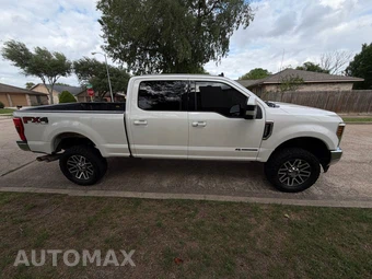 2019 Ford Super Duty F-250 Lariat Crew Cab Medium Bed - miniatura 5