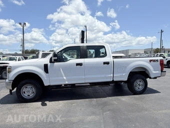 2019 Ford Super Duty F-250 XL Crew Cab Medium Bed - miniatura 8