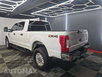 2019 Ford Super Duty F-250 XLT Crew Cab Medium Bed - miniatura 2