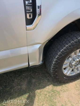 2019 Ford Super Duty F-250 XLT Crew Cab Medium Bed - miniatura 30