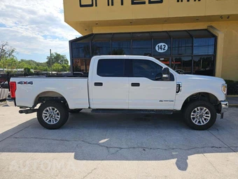 2019 Ford Super Duty F-250 XLT Crew Cab Medium Bed - miniatura 4