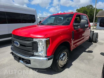 2019 Ford Super Duty F-350 Cab Chassis XL Crew Cab DRW