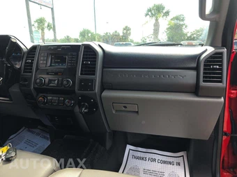 2019 Ford Super Duty F-350 Cab Chassis XL Crew Cab DRW - miniatura 18