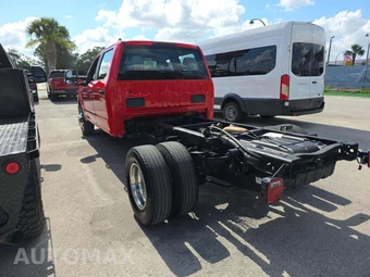 2019 Ford Super Duty F-350 Cab Chassis XL Crew Cab DRW - miniatura 2