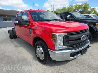 2019 Ford Super Duty F-350 Cab Chassis XL Crew Cab DRW - miniatura 4