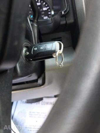 2019 Ford Super Duty F-350 Cab Chassis XL Crew Cab DRW - miniatura 8