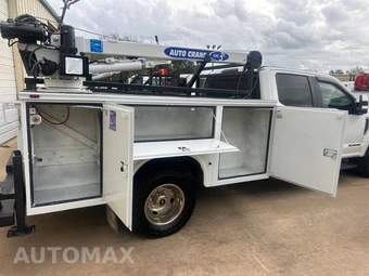 2019 Ford Super Duty F-350 Cab Chassis XL Crew Cab DRW - miniatura 16