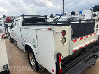 2019 Ford Super Duty F-350 Cab Chassis XL Crew Cab DRW - miniatura 9