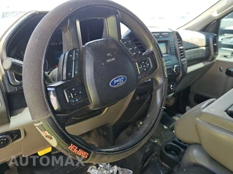 2019 Ford Super Duty F-350 Cab Chassis XL Crew Cab DRW - miniatura 10