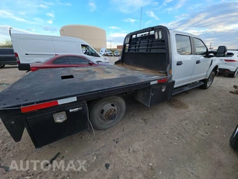 2019 Ford Super Duty F-350 Cab Chassis XL Crew Cab DRW - miniatura 4