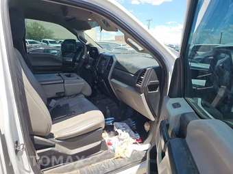2019 Ford Super Duty F-350 Cab Chassis XL Crew Cab DRW - miniatura 8