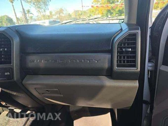 2019 Ford Super Duty F-350 Cab Chassis XL Crew Cab DRW - miniatura 18