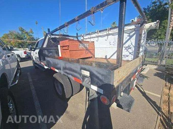 2019 Ford Super Duty F-350 Cab Chassis XL Crew Cab DRW - miniatura 2