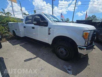 2019 Ford Super Duty F-350 Cab Chassis XL Crew Cab DRW - miniatura 4