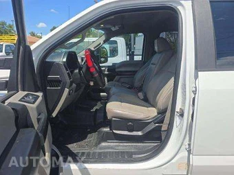 2019 Ford Super Duty F-350 Cab Chassis XL Crew Cab DRW - miniatura 6