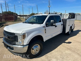 2019 Ford Super Duty F-350 Cab Chassis XL Crew Cab DRW - miniatura 1