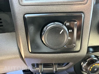 2019 Ford Super Duty F-350 Cab Chassis XL Crew Cab DRW - miniatura 101