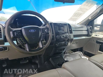 2019 Ford Super Duty F-350 Cab Chassis XL Crew Cab DRW - miniatura 11
