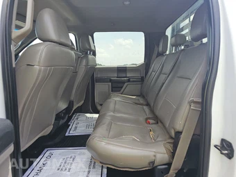 2019 Ford Super Duty F-350 Cab Chassis XL Crew Cab DRW - miniatura 13