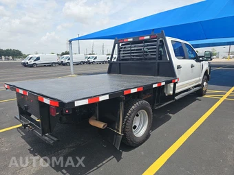 2019 Ford Super Duty F-350 Cab Chassis XL Crew Cab DRW - miniatura 4