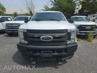 2019 Ford Super Duty F-350 Cab Chassis XL Crew Cab DRW - miniatura 2
