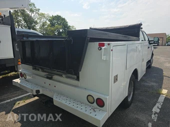 2019 Ford Super Duty F-350 Cab Chassis XL Crew Cab DRW - miniatura 4