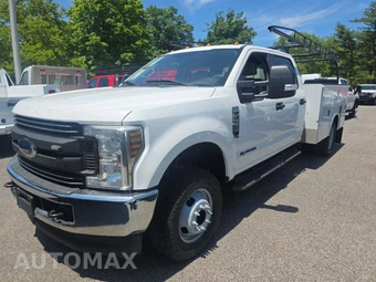2019 Ford Super Duty F-350 Cab Chassis XL Crew Cab DRW