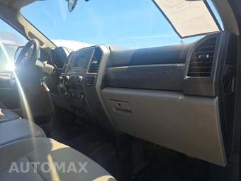 2019 Ford Super Duty F-350 Cab Chassis XL Crew Cab DRW - miniatura 18