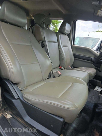 2019 Ford Super Duty F-350 Cab Chassis XL Crew Cab DRW - miniatura 17