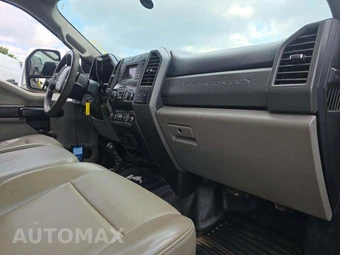 2019 Ford Super Duty F-350 Cab Chassis XL Crew Cab DRW - miniatura 18